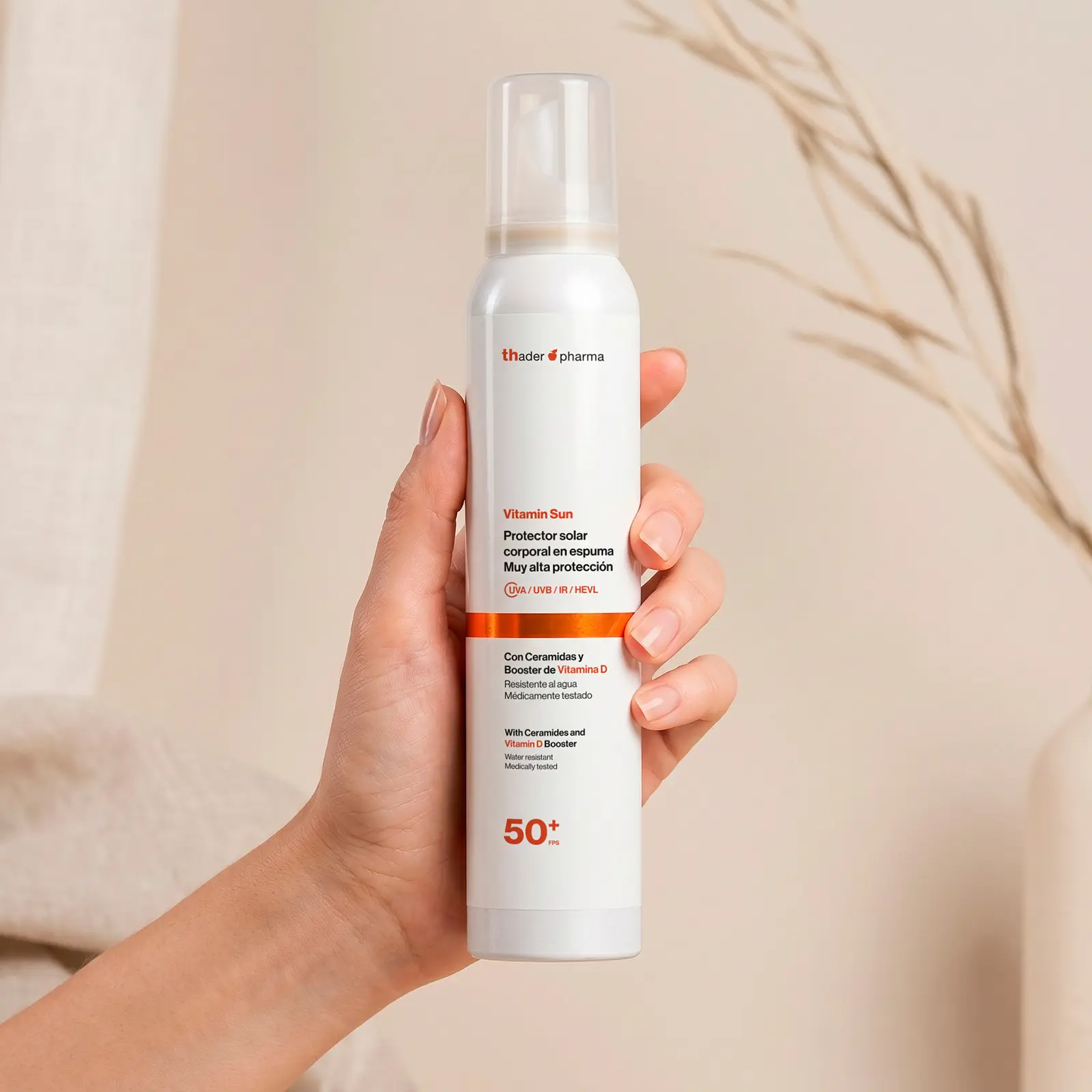Protector solar en espuma Vitamin Sun de Thader Pharma