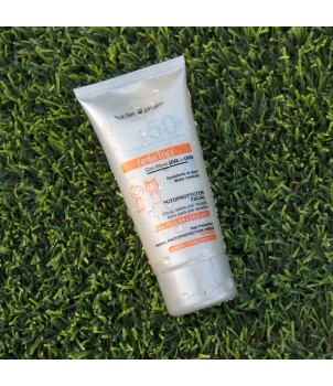 Fotoprotector facial pediátrico en crema